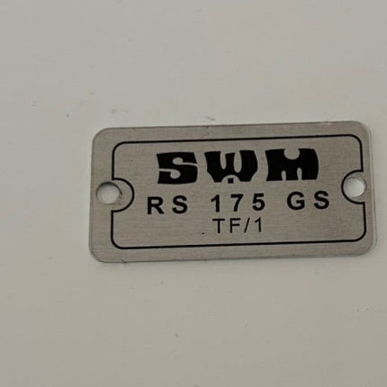 Plaque signalétique moteur SWM 24x46 mm - TF1 175 - MotoTT Vintage