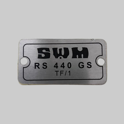 Plaque signalétique moteur SWM 24x46 mm - TF1 440 - MotoTT Vintage