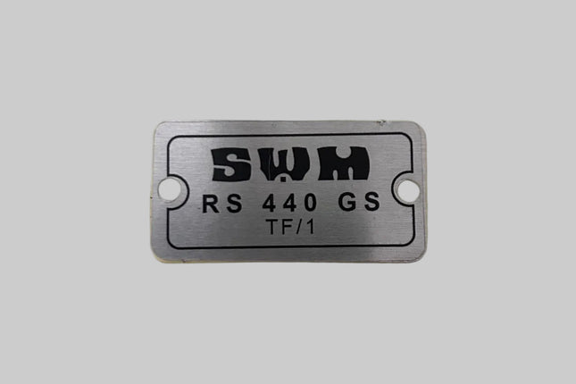 Plaque signalétique moteur SWM 24x46 mm - TF1 440 - MotoTT Vintage