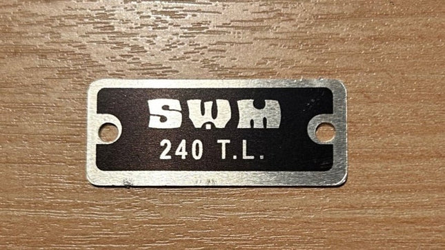 Plaque signalétique SWM 18.5x44.5 - Noir - 240 TL - MotoTT Vintage
