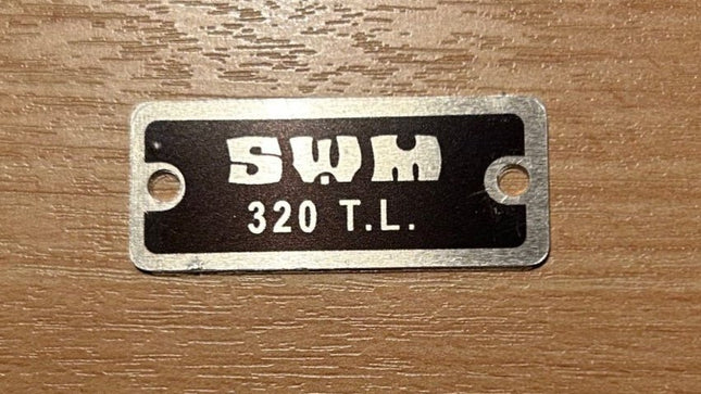 Plaque signalétique SWM 18.5x44.5 - Noir - 320 TL - MotoTT Vintage