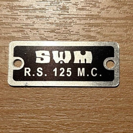 Plaque signalétique SWM 18.5x44.5 - Noir - RS.125.MC - MotoTT Vintage